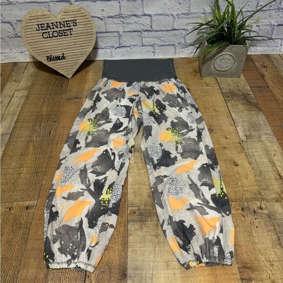 Lululemon Om Pant
Mini Art Pop White Multi / Slate - Picture 2 of 16